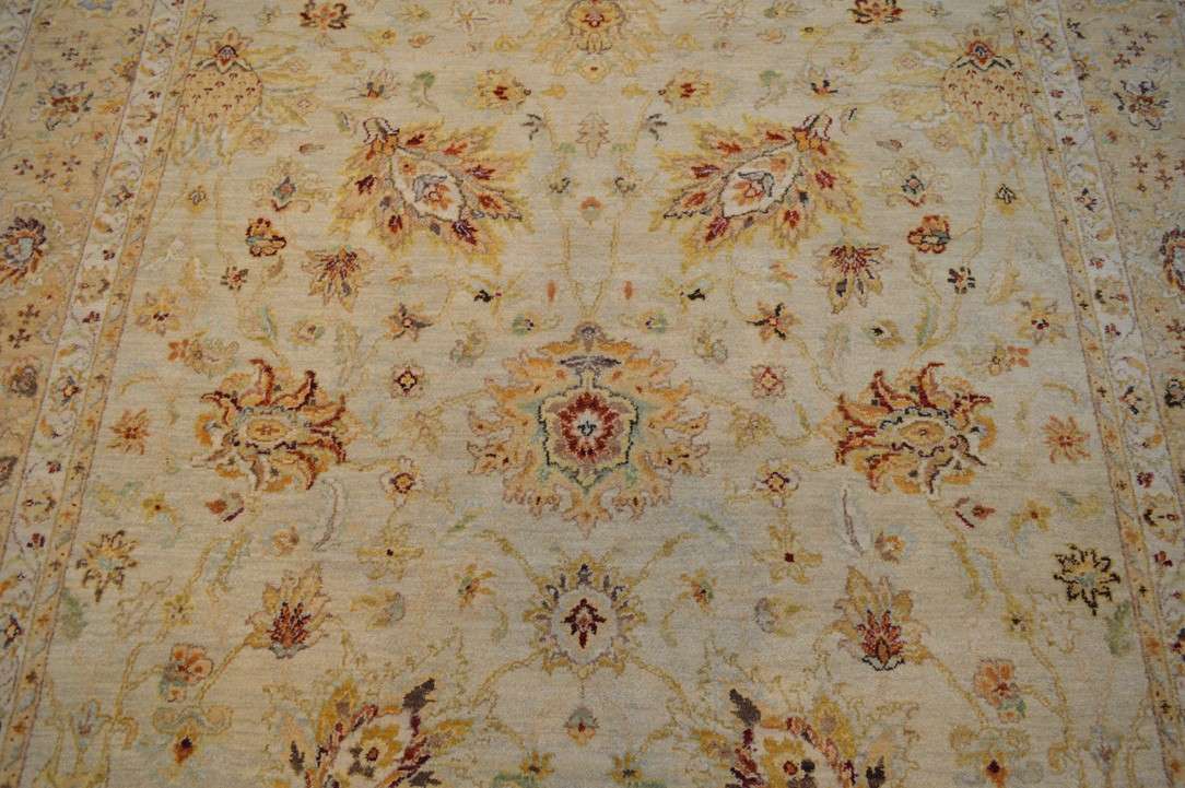 8' 0" x 10' 2" India Sultanabad Rug image 7