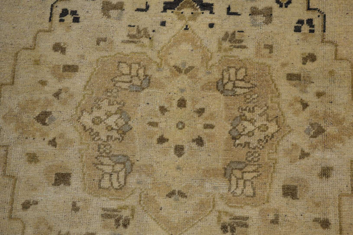 6' 0" x 9' 1" Turkish Oushak Rug image 6