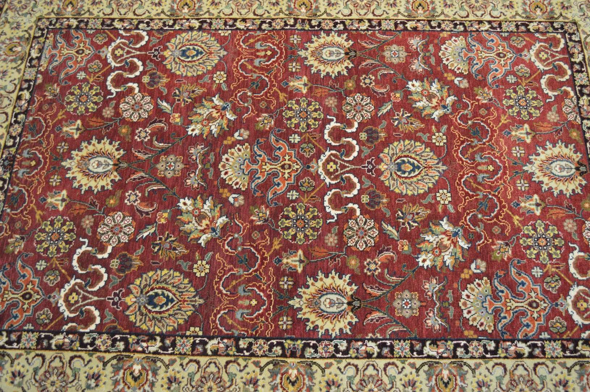 4' 0" x 5' 9" India Agra Rug image 6