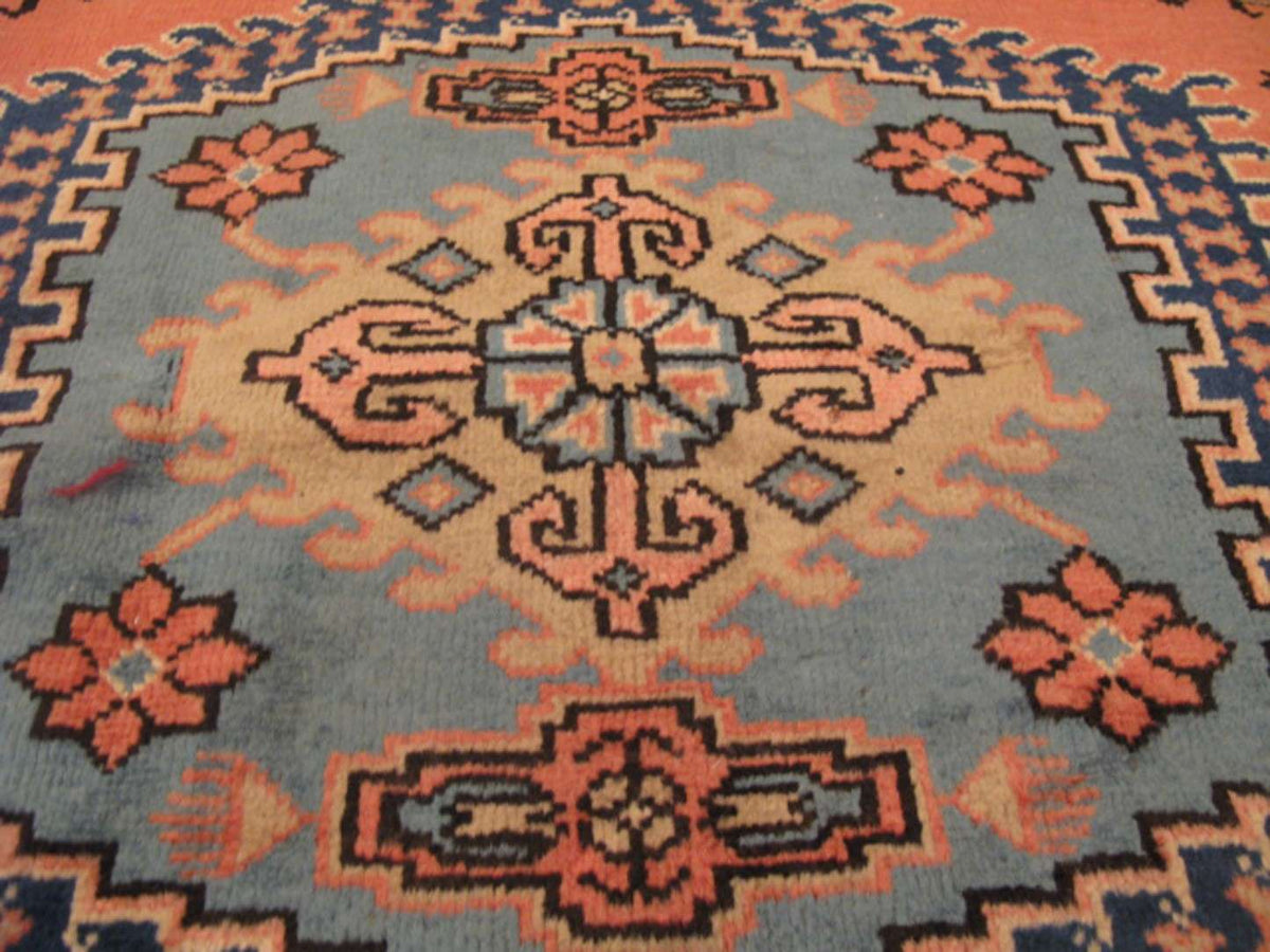4' 1" x 7' 3" Persian Vis Rug image 1