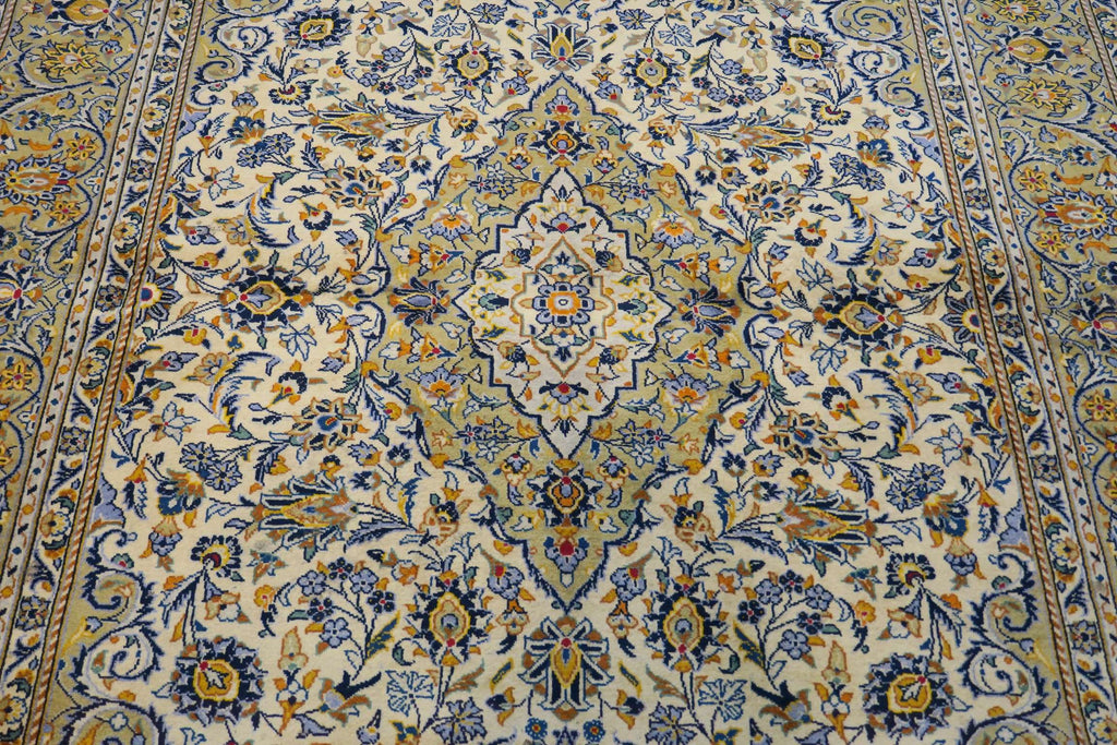 4' 7" x 7' 2" Persian Kashan Rug image 3