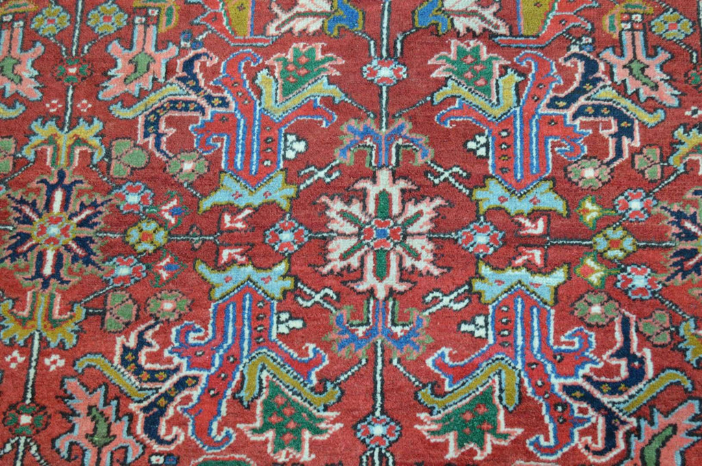 7' 7" x 10' 3" Persian Heriz Rug image 2