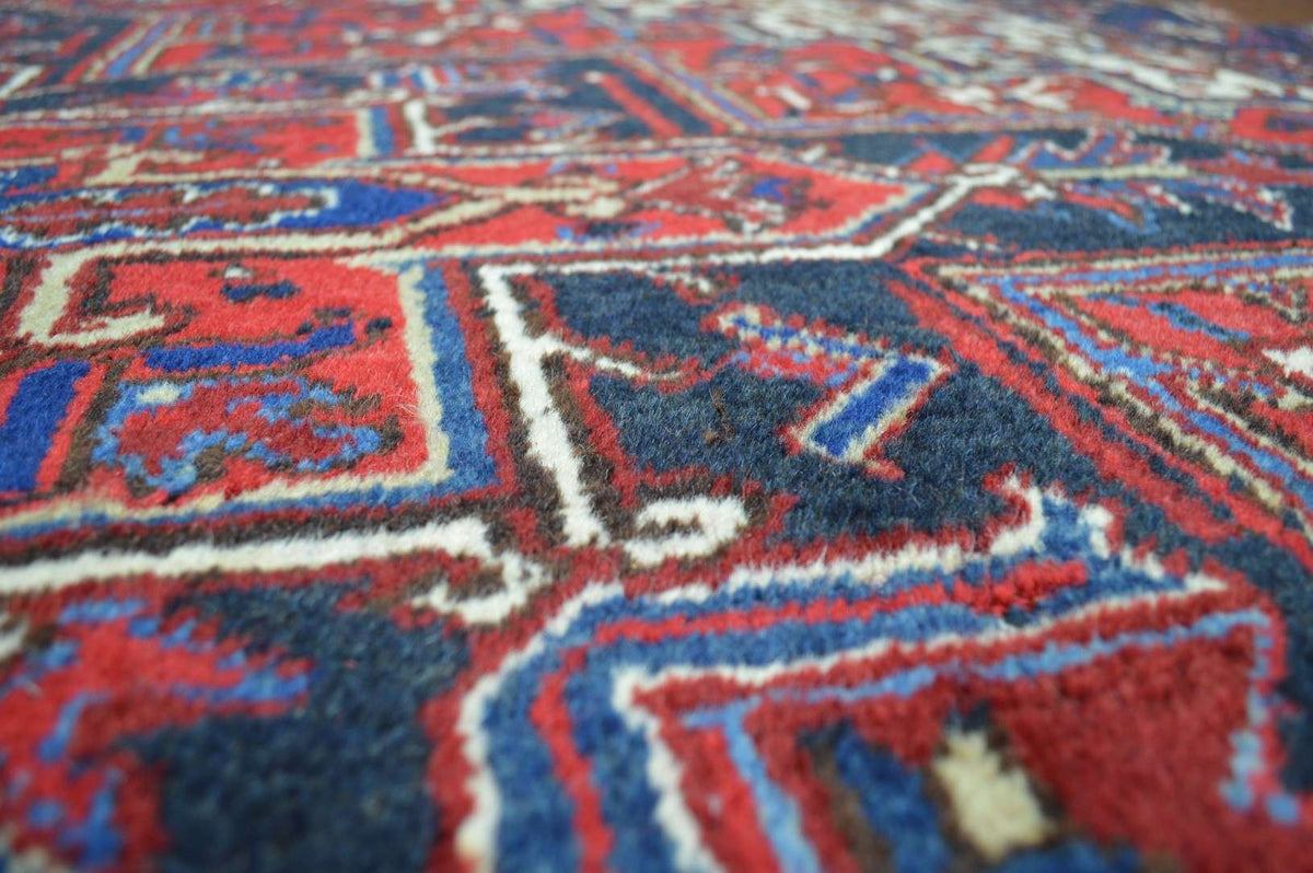 8' 6" x 10' 3" Persian Heriz Rug image 4