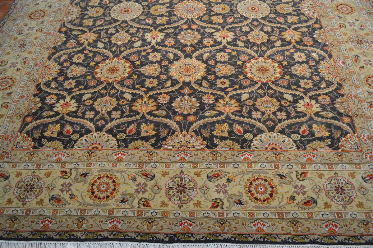 8' 2" x 9' 9" India Agra Rug image 8