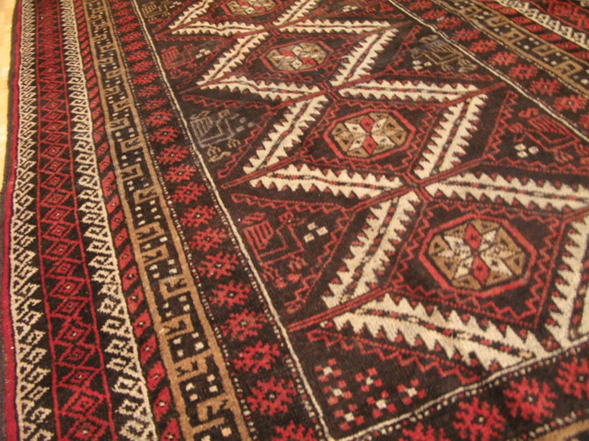 4' 4" x 6' 9" Persian Belouch Rug image 8