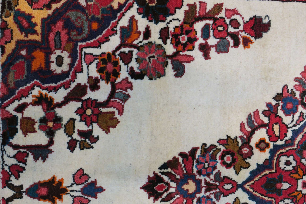 3' 3" x 4' 9" Persian Bakhtiar Rug image 10