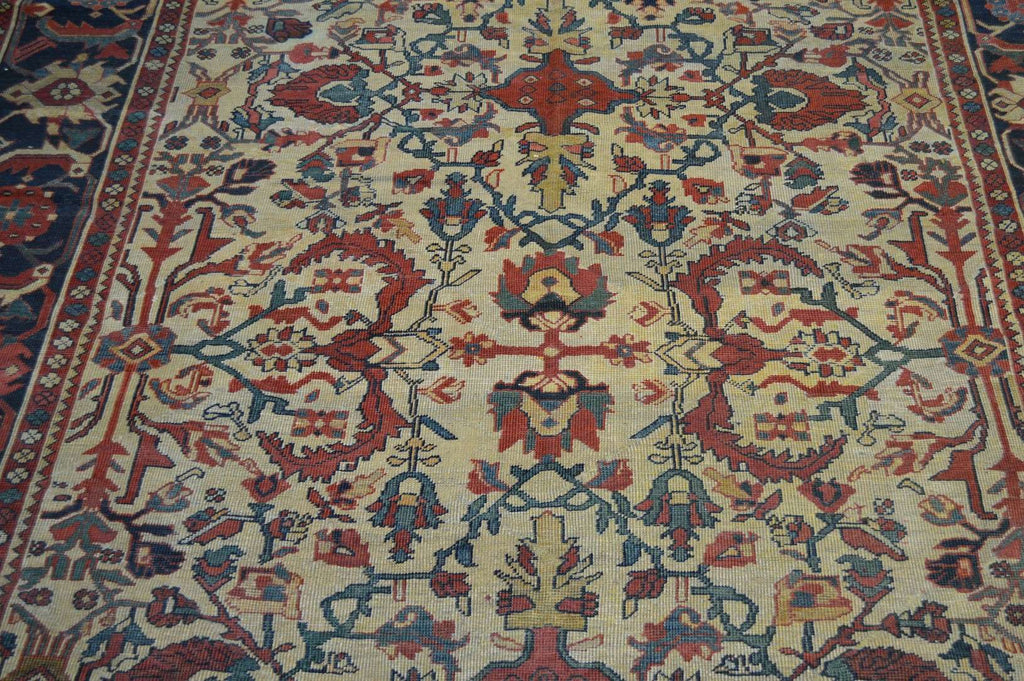 6' 9" x 9' 9" Vintage Mahal Rug image 3