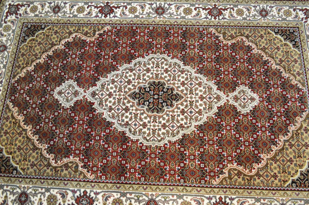 4' 0" x 6' 1" India Bijar Rug image 6