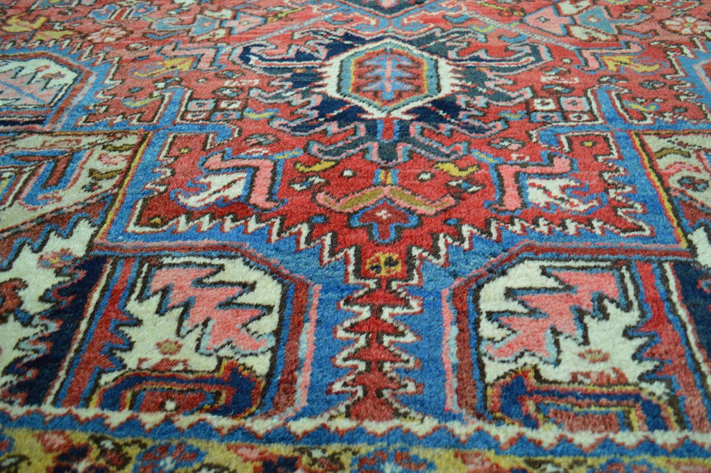 8' 3" x 10' 3" Persian Heriz Rug image 3