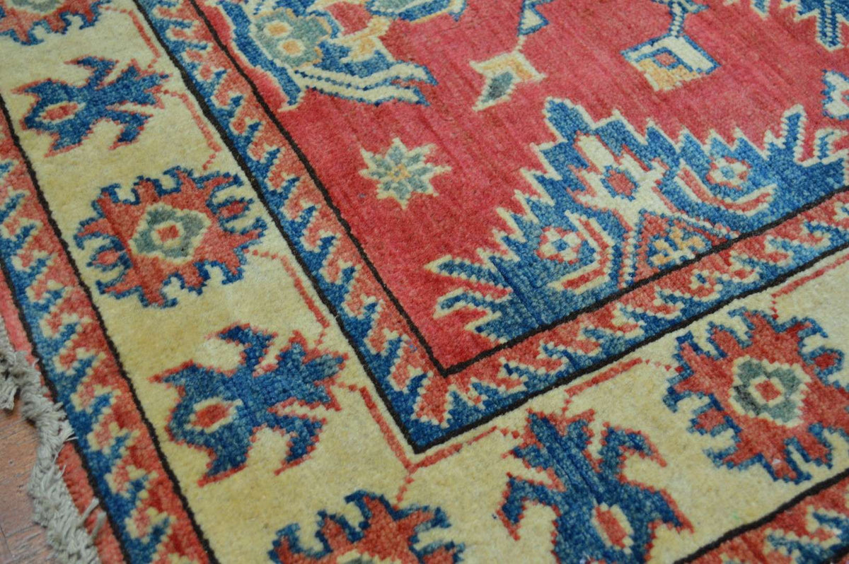 2' 7" x 4' 3" Pakistan Kazak Rug image 8