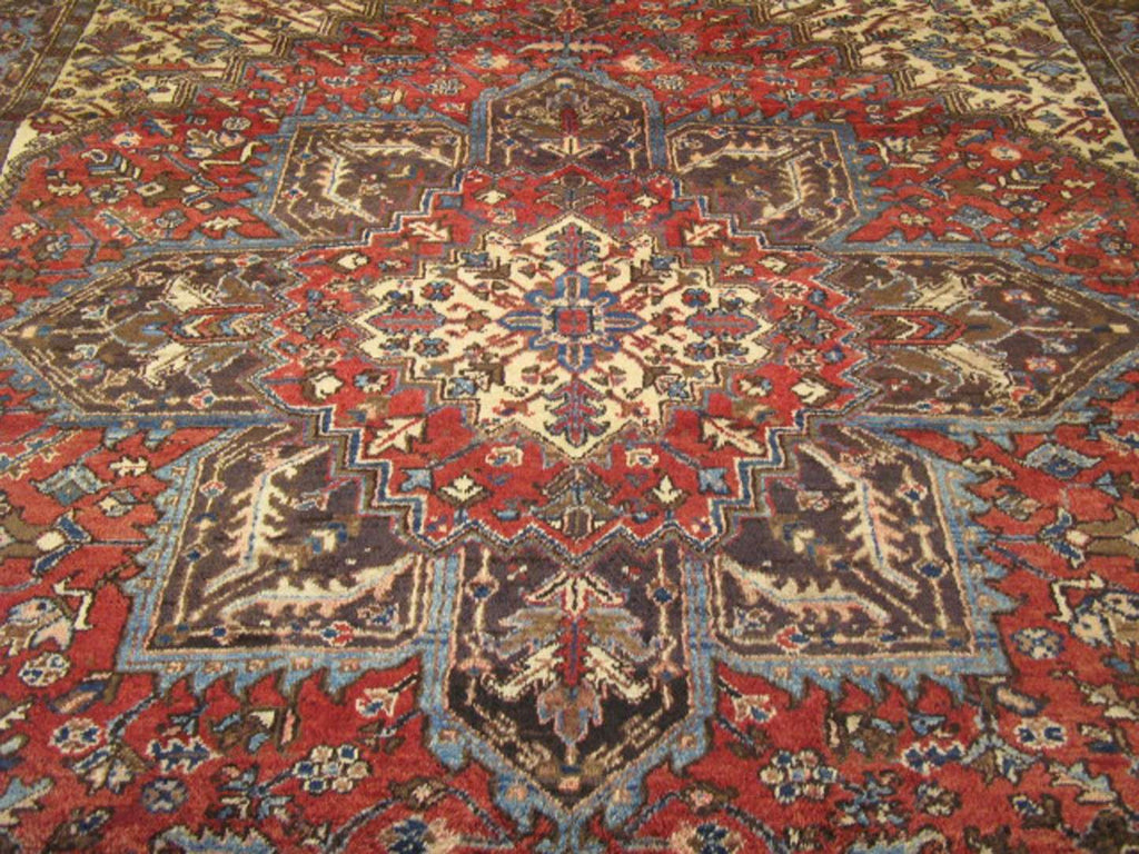 7' 9" x 10' 9" Persian Heriz Rug image 7