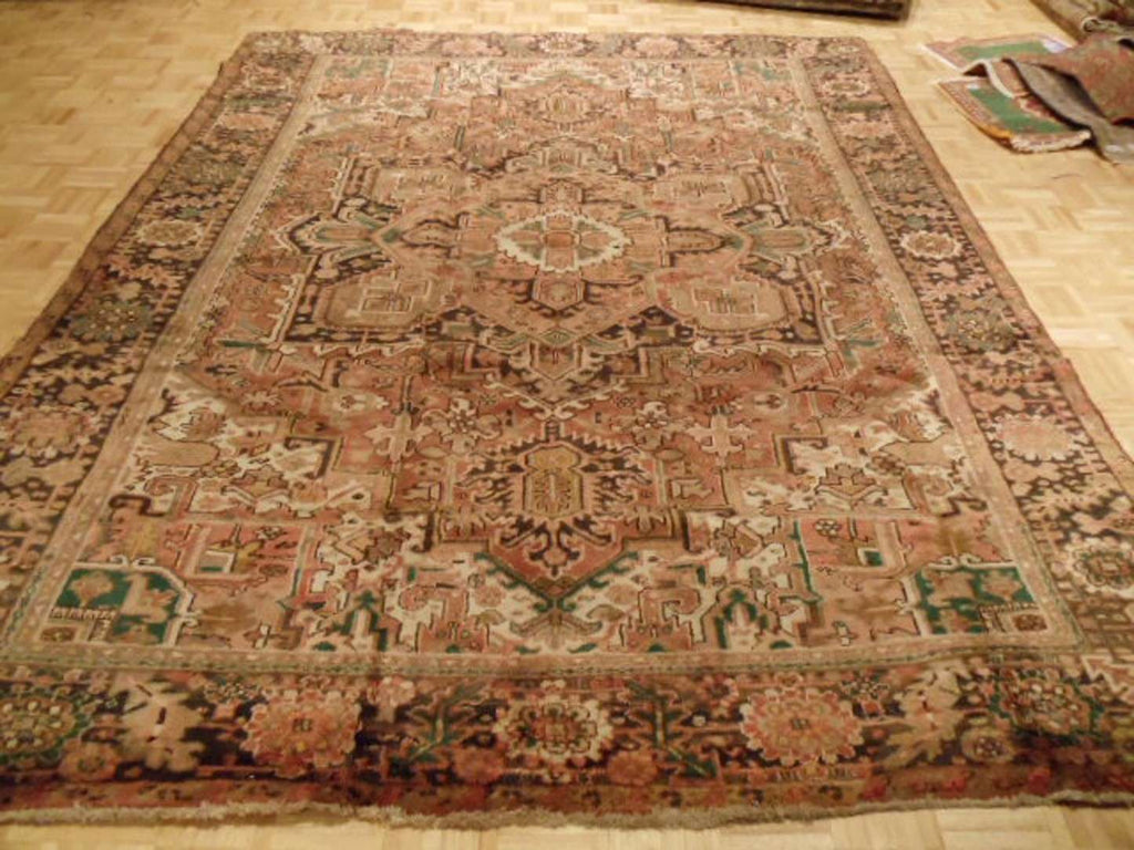 7' 1" x 11' 0" Persian Heriz Rug image 1