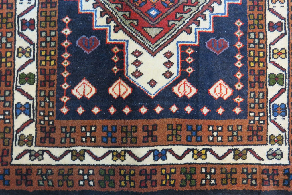 2' 6" x 9' 8" Persian Ardabil Runner image 5