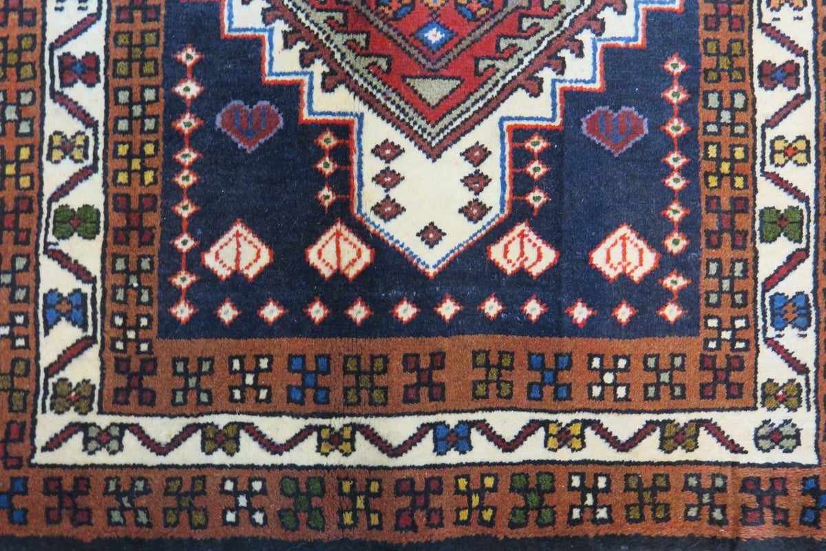 2' 6" x 9' 8" Persian Ardabil Runner image 5