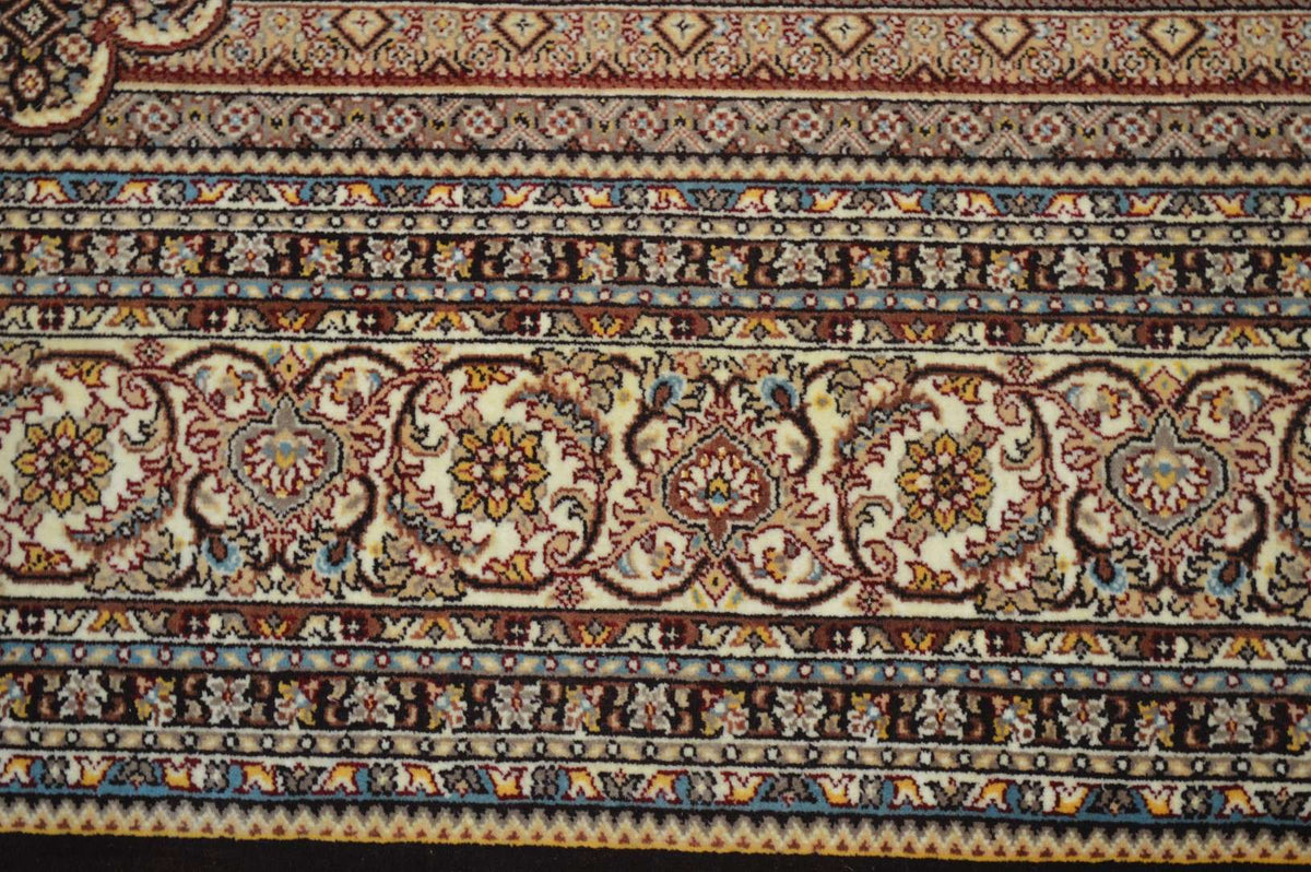 6' 8" x 9' 8" India Tabriz Rug image 3