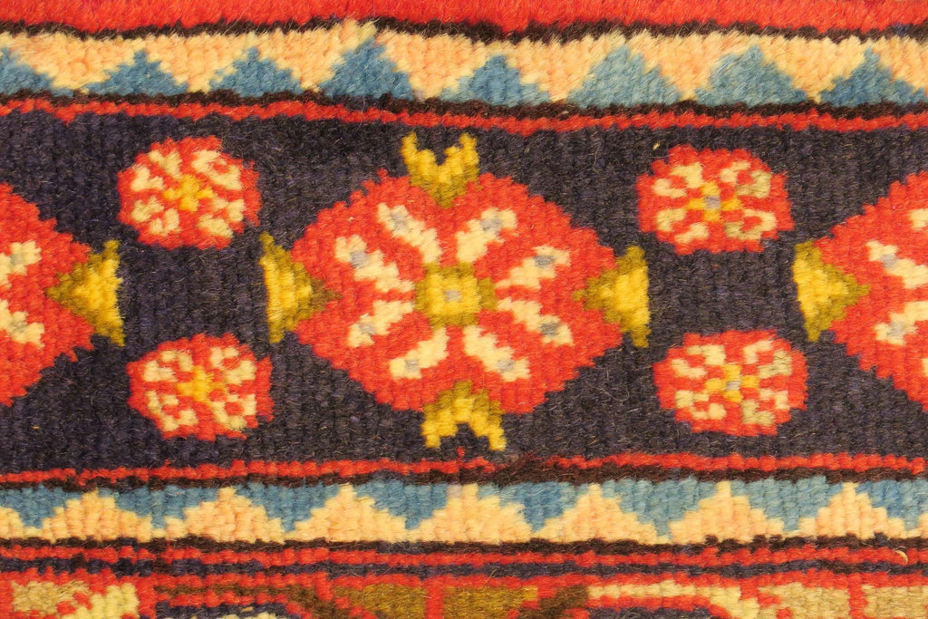 2' 9" x 4' 6" Persian Hamadan Rug image 1