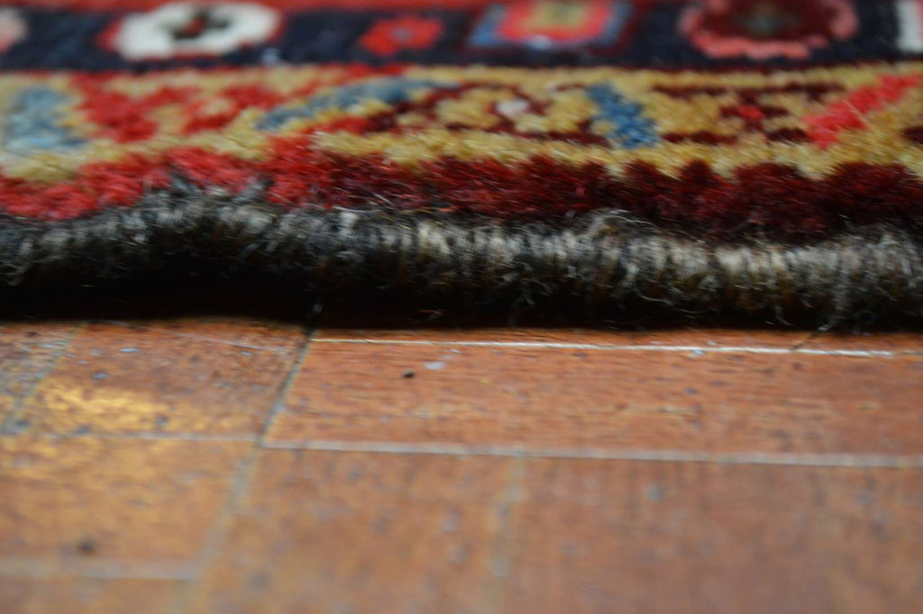 7' 9" x 11' 4" Persian Heriz Rug image 10