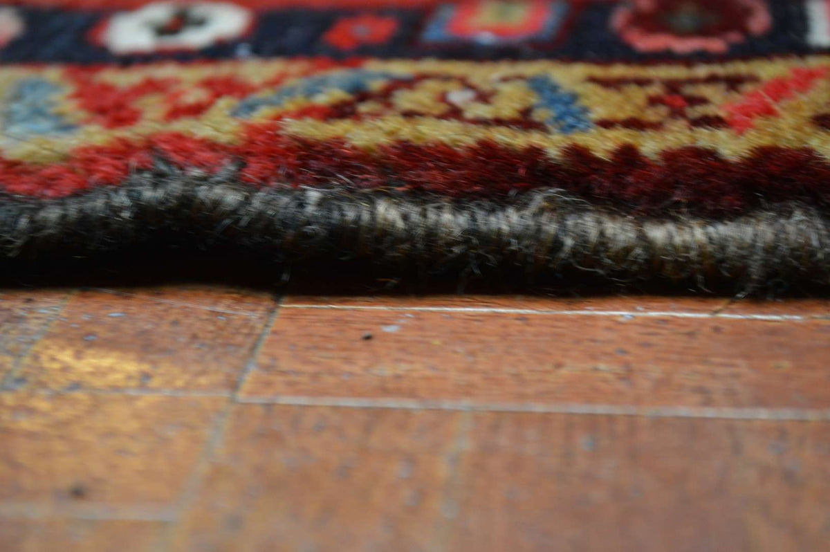 7' 9" x 11' 4" Persian Heriz Rug image 10