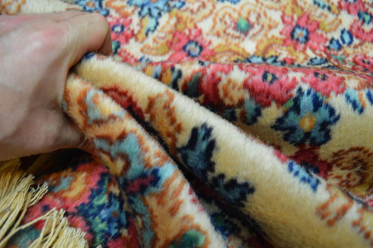 2' 0" x 4' 7" USA Karastan Rug image 11