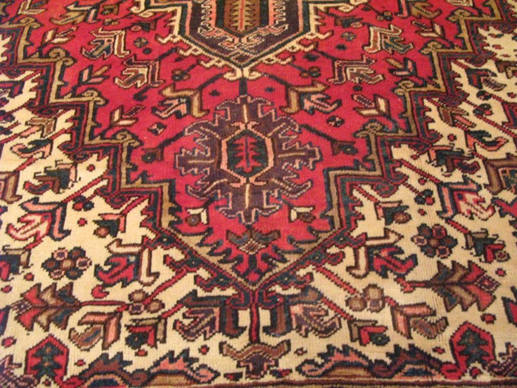 8' 0" x 10' 6" Persian Heriz Rug image 7