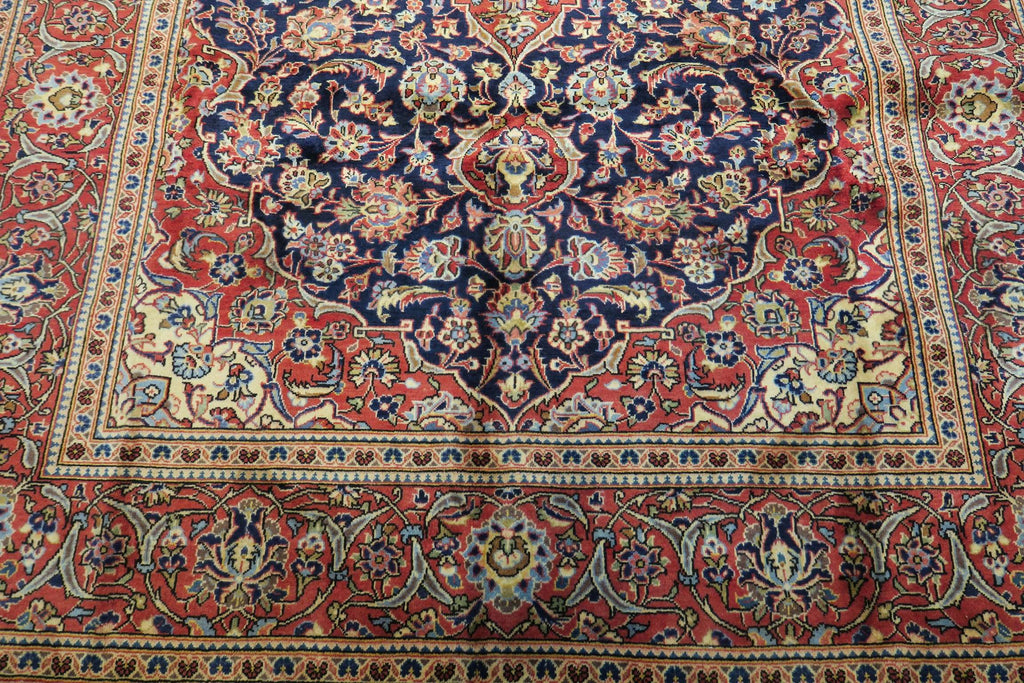 6' 3" x 9' 8" Persian Najafabad Rug image 2