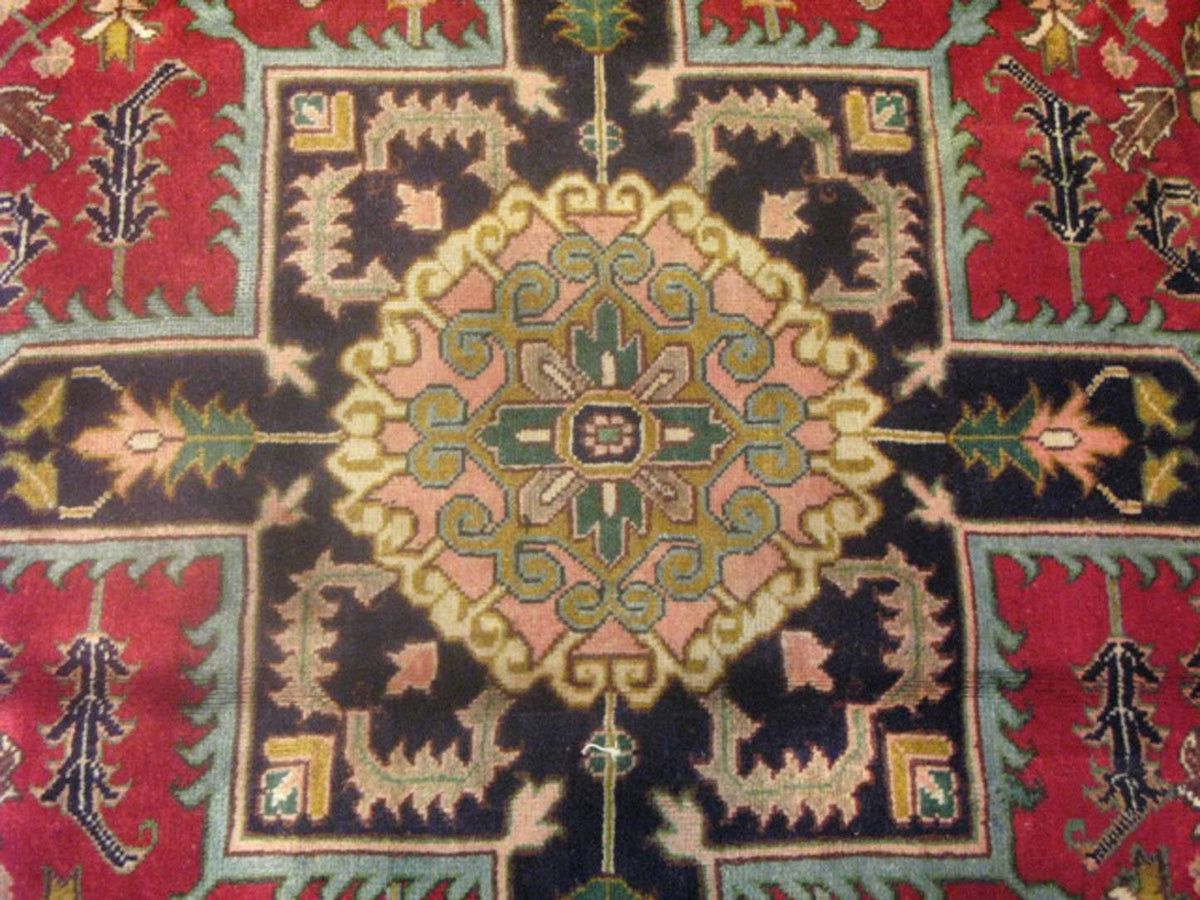 7' 4" x 10' 6" Persian Heriz Rug image 6