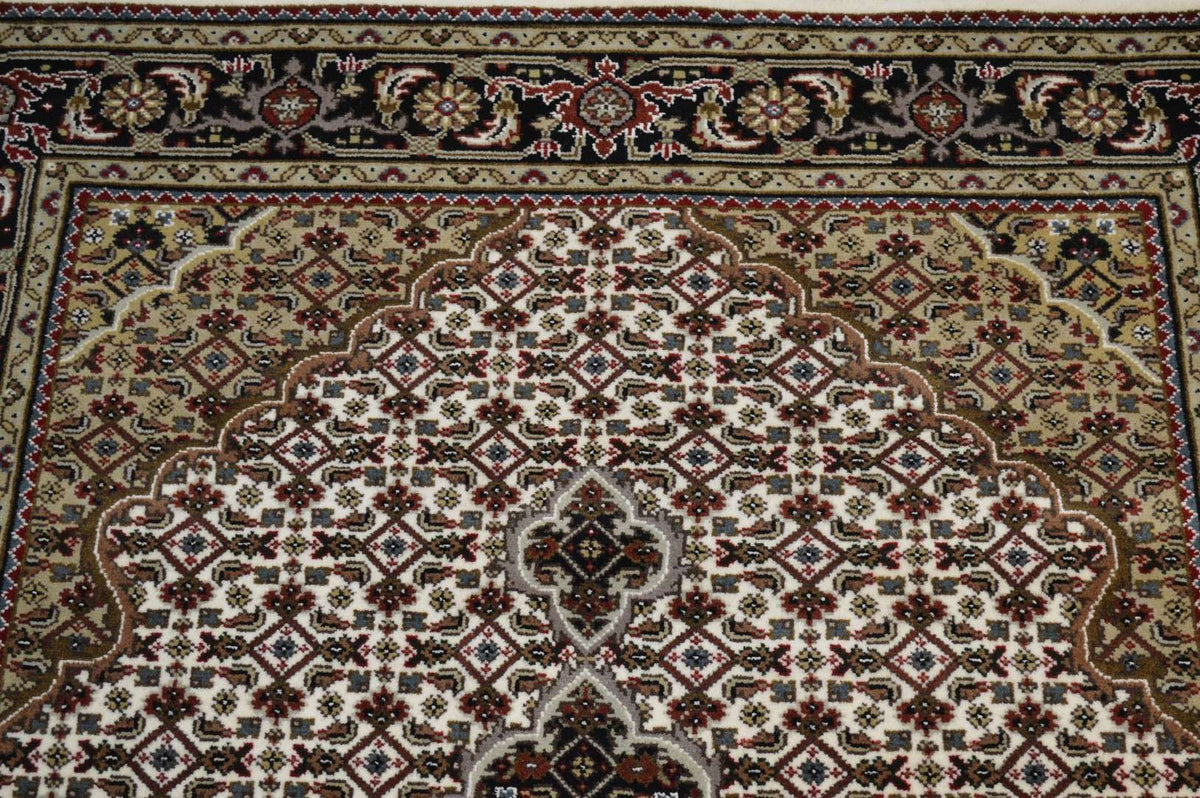 4' 3" x 6' 2" India Bijar Rug image 3