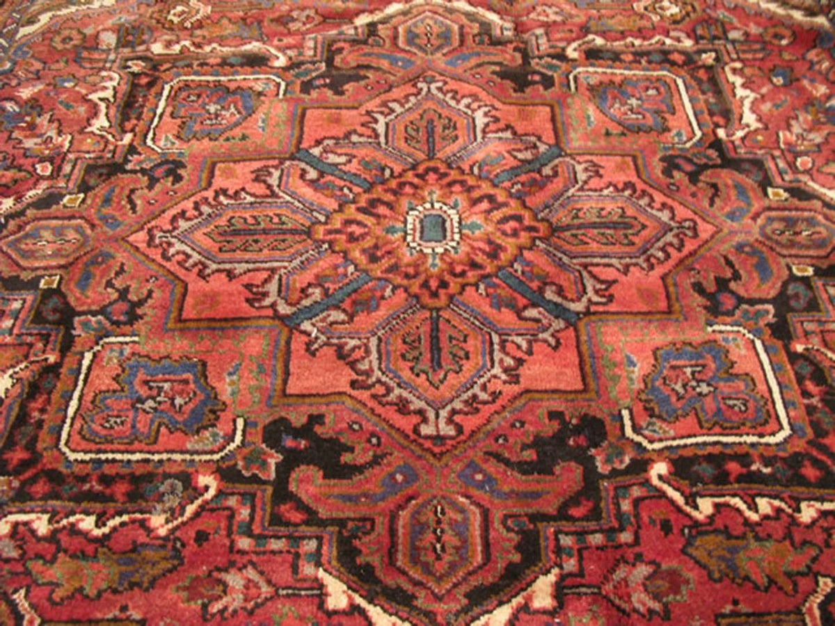 6' 8" x 9' 4" Vintage Heriz Rug image 6