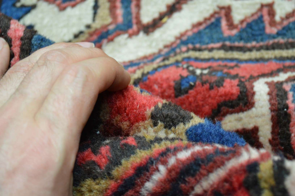 6' 6" x 9' 3" Persian Heriz Rug image 11