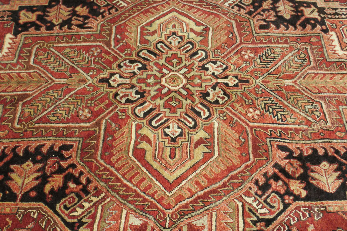7' 9" x 11' 1" Persian Gorevan Rug image 5