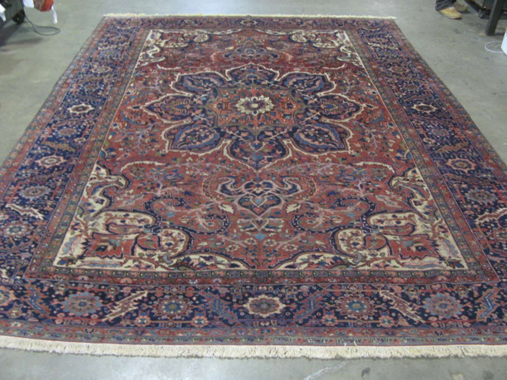 9' 5" x 12' 6" Persian Heriz Rug image 1