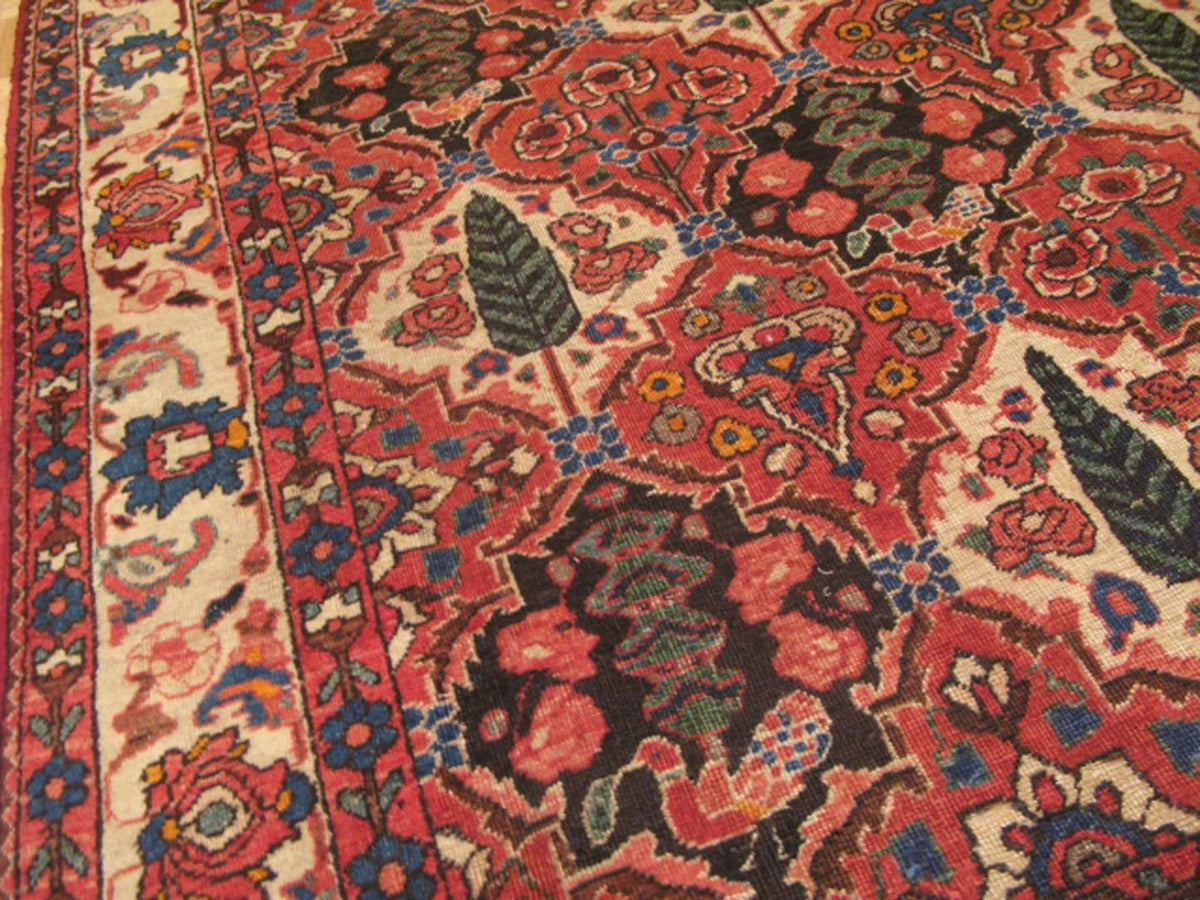 4' 1" x 6' 5" Persian Bakhtiari Rug image 4