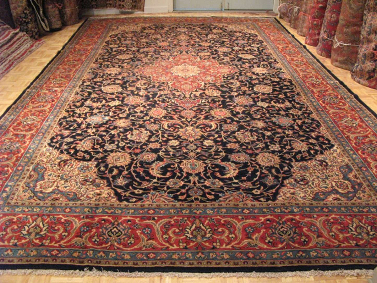 10' 5" x 17' 7" Persian Sarouk Rug image 1