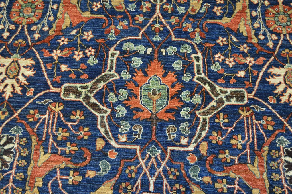 9' 2" x 12' 1" Pakistan Serapi Rug image 7