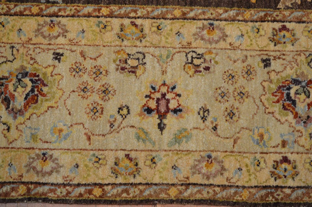 7' 8" x 9' 9" India Sultanabad Rug image 5