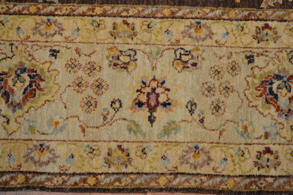 7' 8" x 9' 9" India Sultanabad Rug image 5
