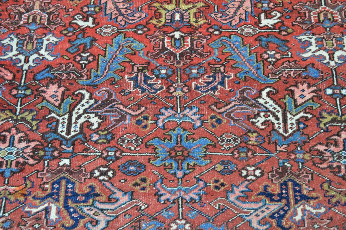 7' 0" x 9' 3" Persian Heriz Rug image 2