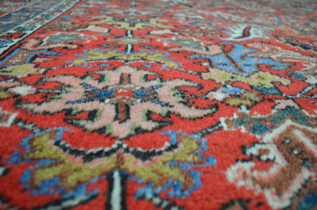 7' 8" x 10' 8" Persian Heriz Rug image 4