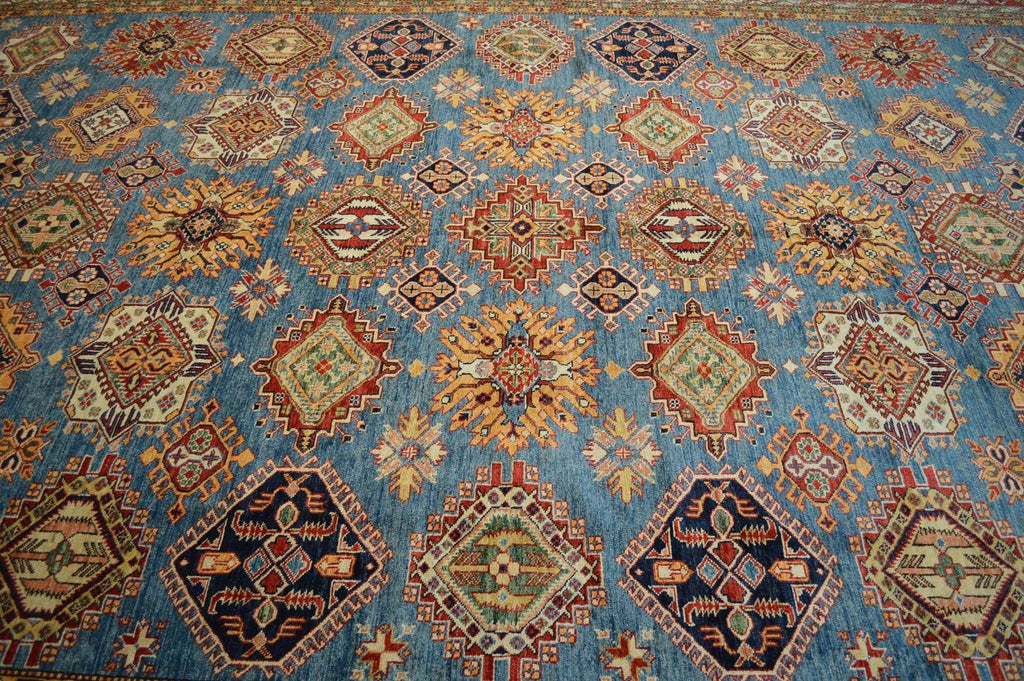 10' 2" x 13' 9" Pakistan Kazak Rug image 8