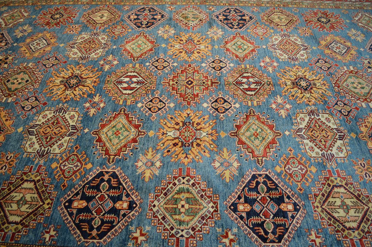 10' 2" x 13' 9" Pakistan Kazak Rug image 8