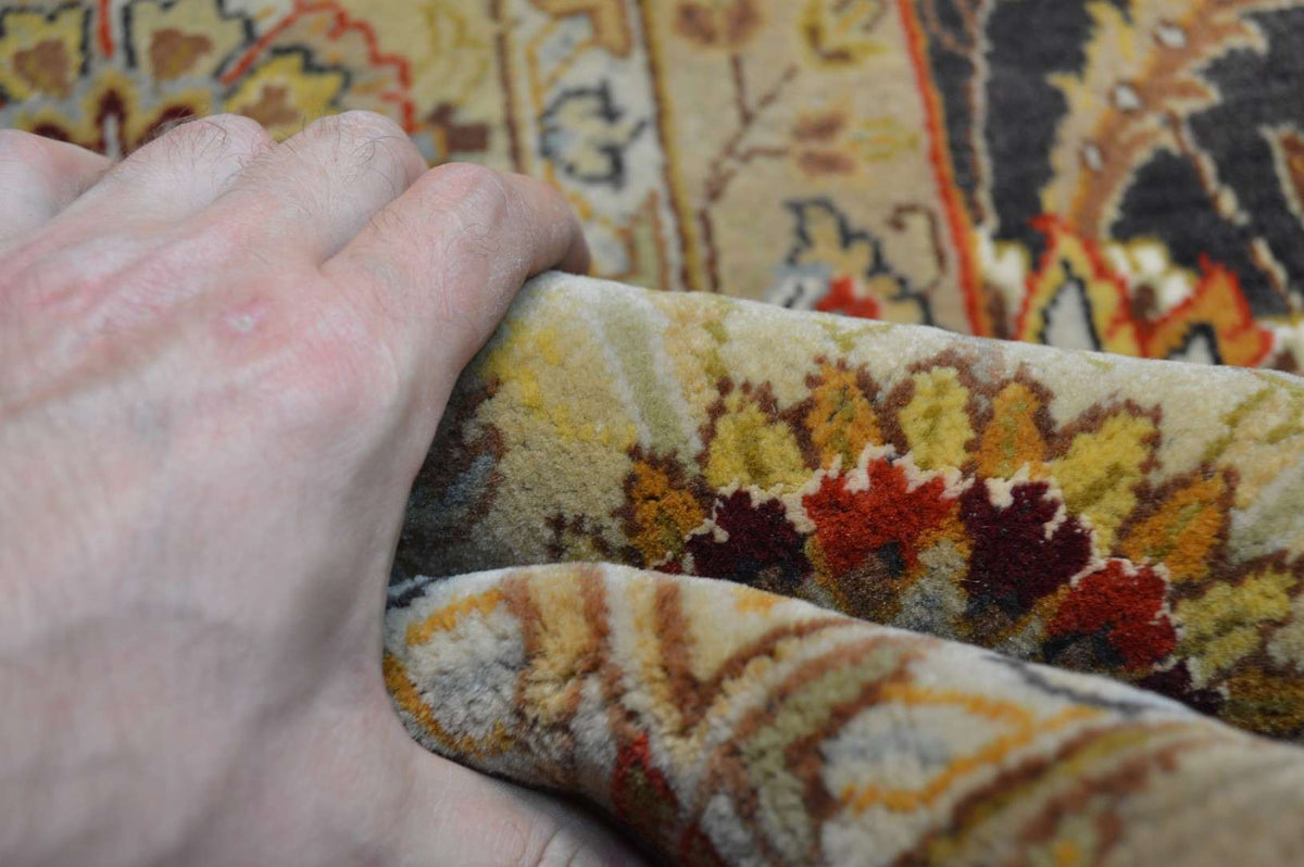 8' 2" x 9' 9" India Agra Rug image 11