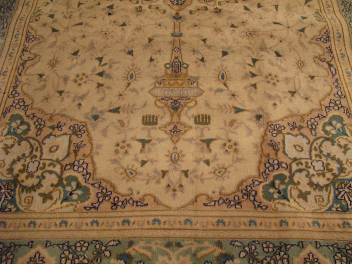 5' 0" x 8' 4" Persian Dabir Rug image 7