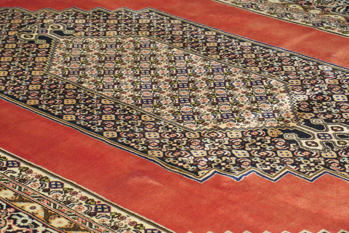 5' 8" x 9' 0" Persian Sanandaj Rug image 3