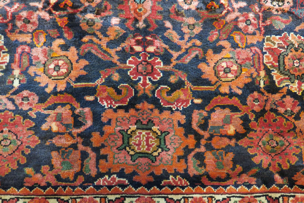 7' 4" x 10' 10" Persian Hamadan Rug image 3