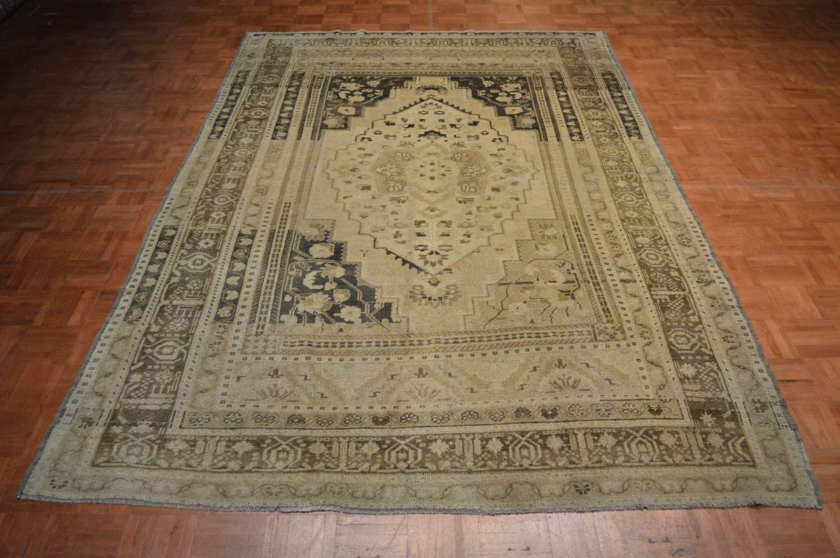 6' 0" x 9' 1" Turkish Oushak Rug image 1