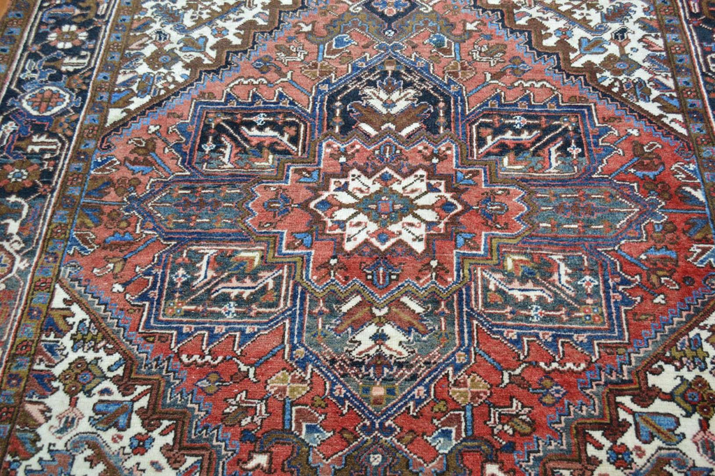 7' 0" x 8' 8" Persian Heriz Rug image 6