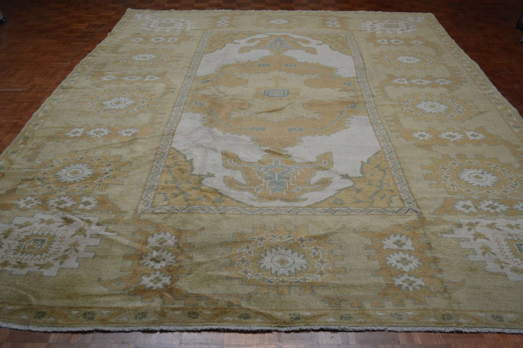 10' 0" x 13' 8" Turkish Oushak Rug image 1