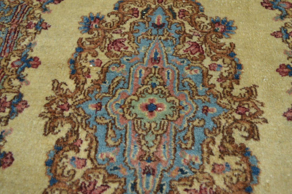 2' 0" x 4' 0" Persian Lavar Rug image 4
