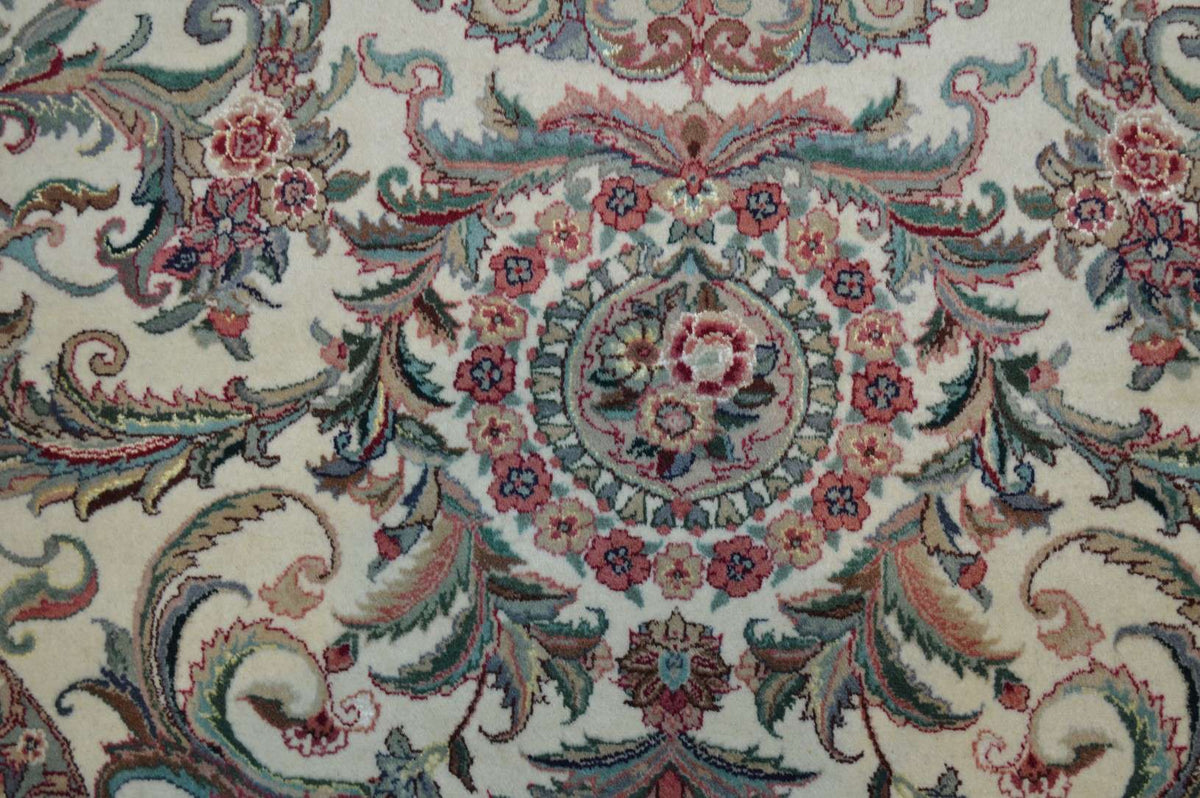 8' 1" x 10' 9" India Tabriz Rug image 4