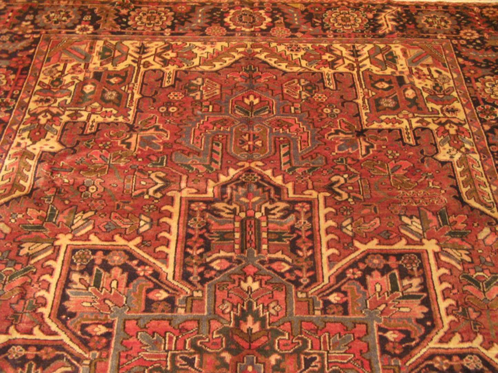7' 9" x 11' 1" Persian Heriz Rug image 6